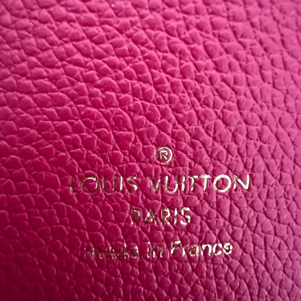 Louis Vuitton Authentic Victorine Wallet Monogram 9 out of 10 Condition. - Picture 12 of 16